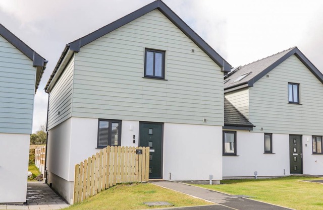 Cabin ∙ 2 bedrooms ∙ 4 guests in Llanfair-Mathafarn-Eithaf