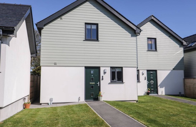 Cabin ∙ 2 bedrooms ∙ 4 guests in Llanfair-Mathafarn-Eithaf