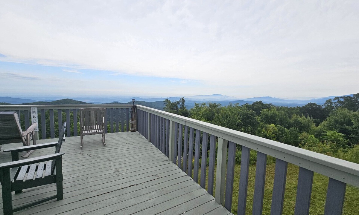 Chalet Village Ski Chalet | VICTORIAN CHALET OVERLOOKING GATLINBURG, SLEEPS UP TO 7.