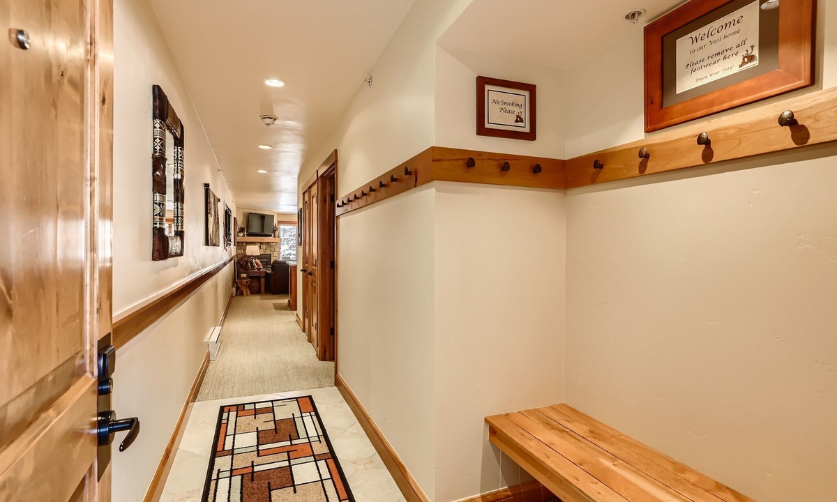 Vail Condo | One Minute Walk to Gondola & Born Free Lift - Diamond Rated, Heart of Lionshead