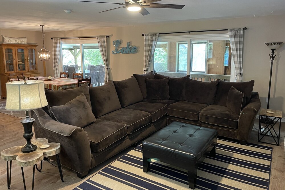 Photo of Bedroom in Lakeside