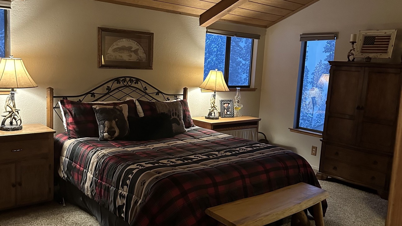 Photo of Bedroom in Shaver Lake