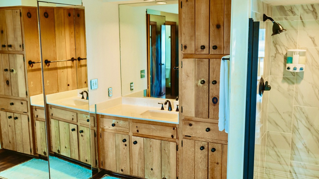 Photo of Bathroom in Point Venture
