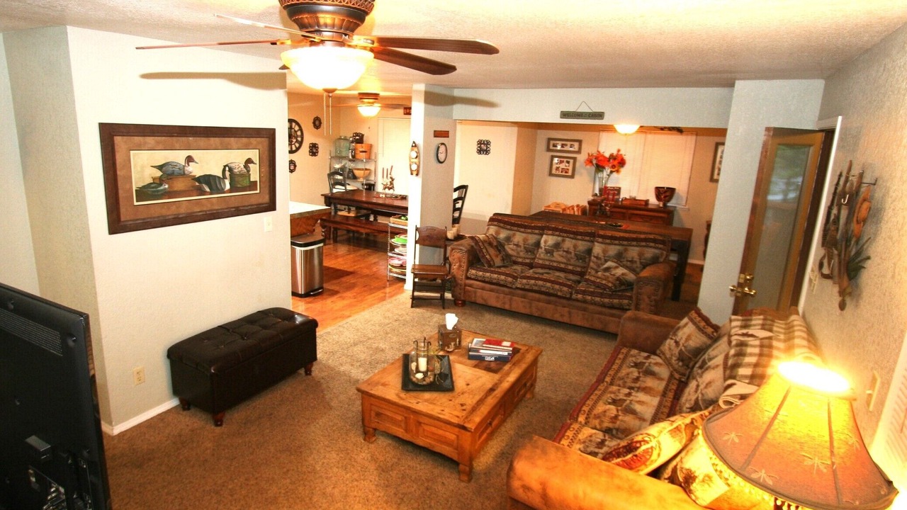 Photo of Livingroom in Bass Lake