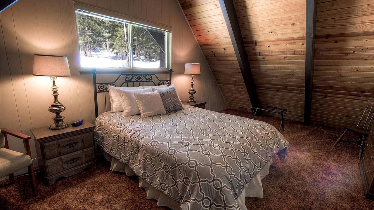 Photo of Bedroom in Country Club Estates