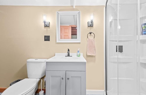 Fayetteville House | New! Hot Tub, Sauna, Arcade, cozy cottage - walk to everything! Great location!