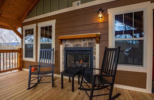 Gatlinburg - Pigeon Forge House | Mountain Sunrise Pool Cottage - Luxury 4BR Chalet w/Indoor Pool, Game Room
