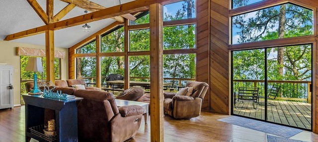 Lakefront “Treehouse”: Private Retreat in the Pines! in Point Blank