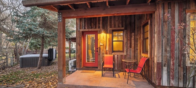Creekside Cowa-Bungalow | Moab Studio w/Soaking Tub in Moab