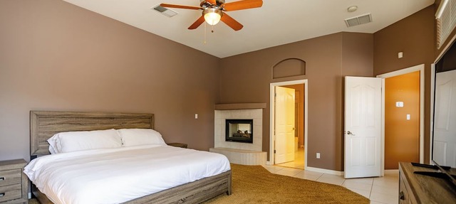 Spacious Home in Beautiful NW Bakersfield with Pool Table in Bakersfield