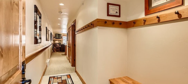 One Minute Walk to Gondola & Born Free Lift - Diamond Rated, Heart of Lionshead in Vail