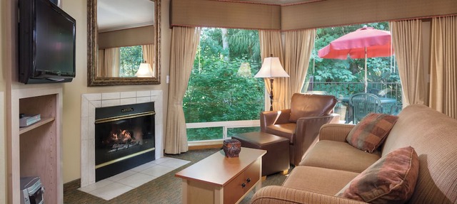 Whispering Woods Resort in Welches