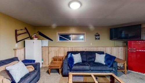 Towering Pines Cabin & Game Room in Leavenworth