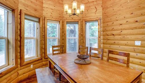 Hot Tub, Indoor Pool! Home 8 Mi to Heavenly Skiing in South Lake Tahoe