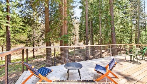 Marigold Cabin by Tahoe Getaways - 3BR in Alpine Meadows w Ski Shuttle! in Alpine Meadows